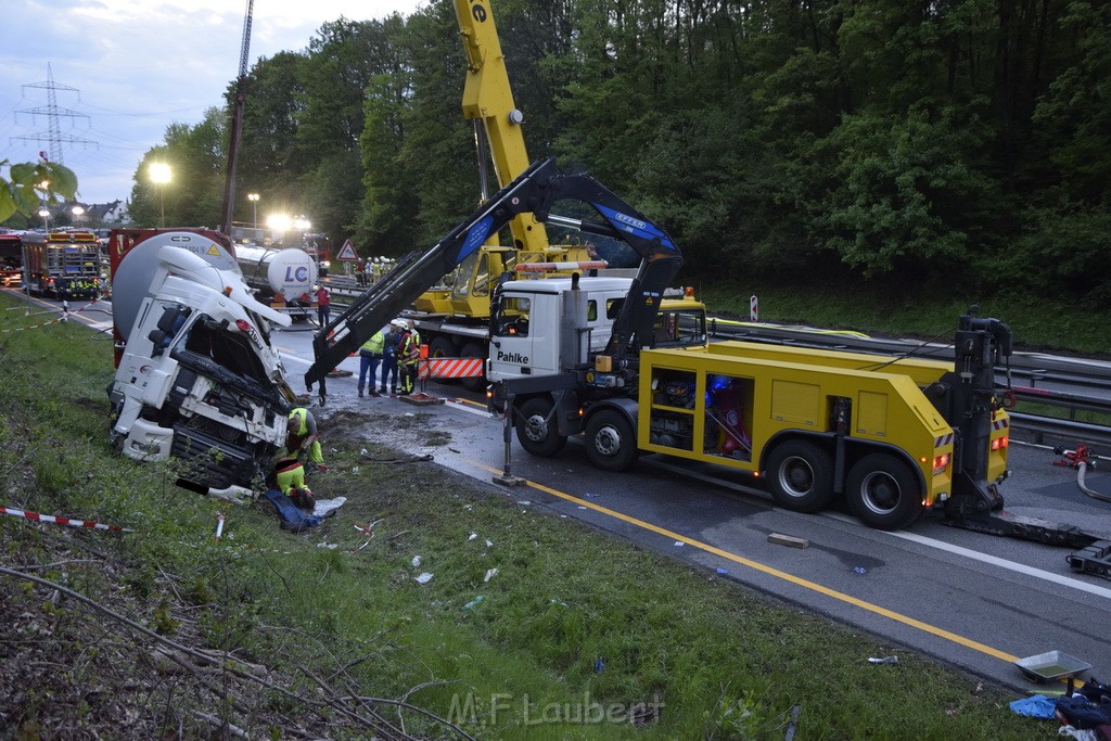 VU Gefahrgut LKW umgestuerzt A 4 Rich Koeln Hoehe AS Gummersbach P474.JPG - Miklos Laubert